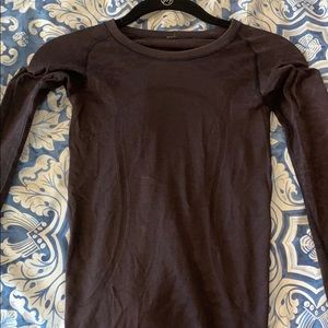 Dark plum swiftly tech long sleeve shirt!